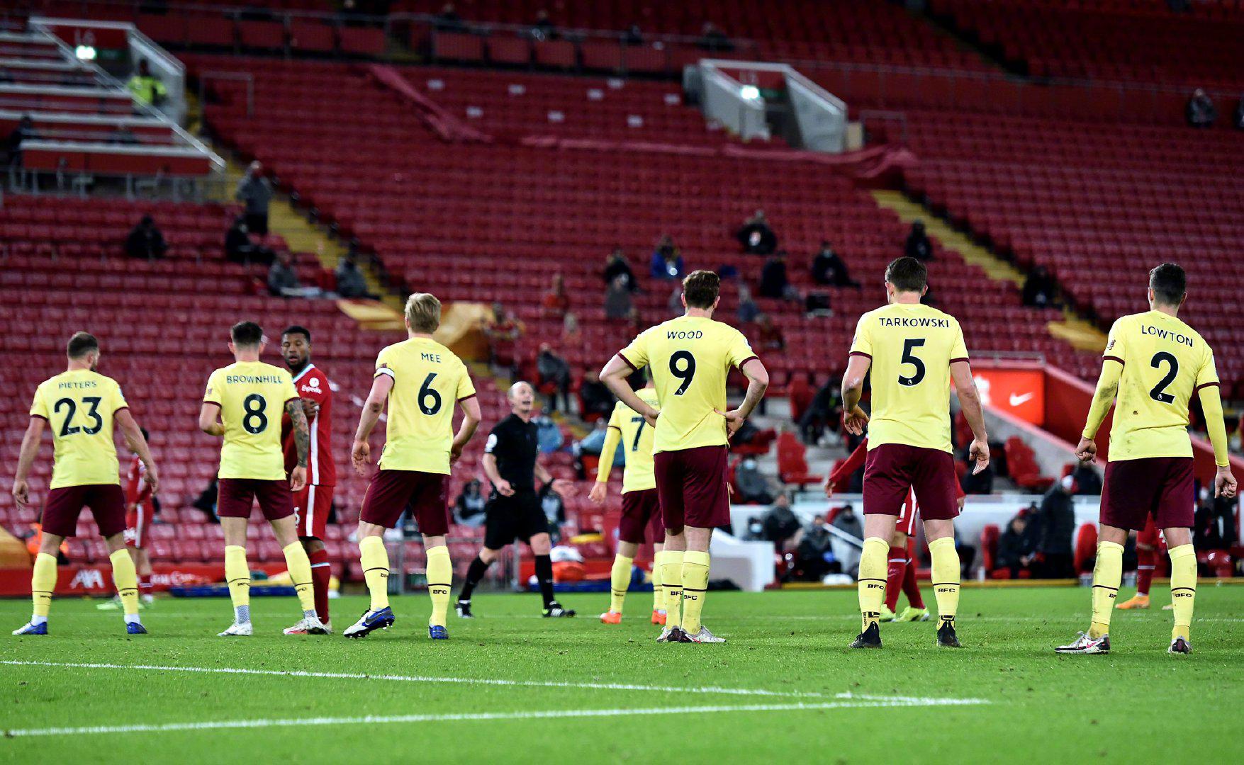 兩人不僅在 兩人不僅在